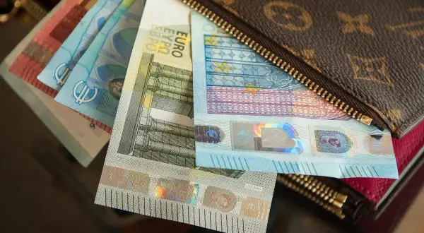 Ile kosztuje prawnik w sprawie karnej? Sprawdź, co wpływa na ceny